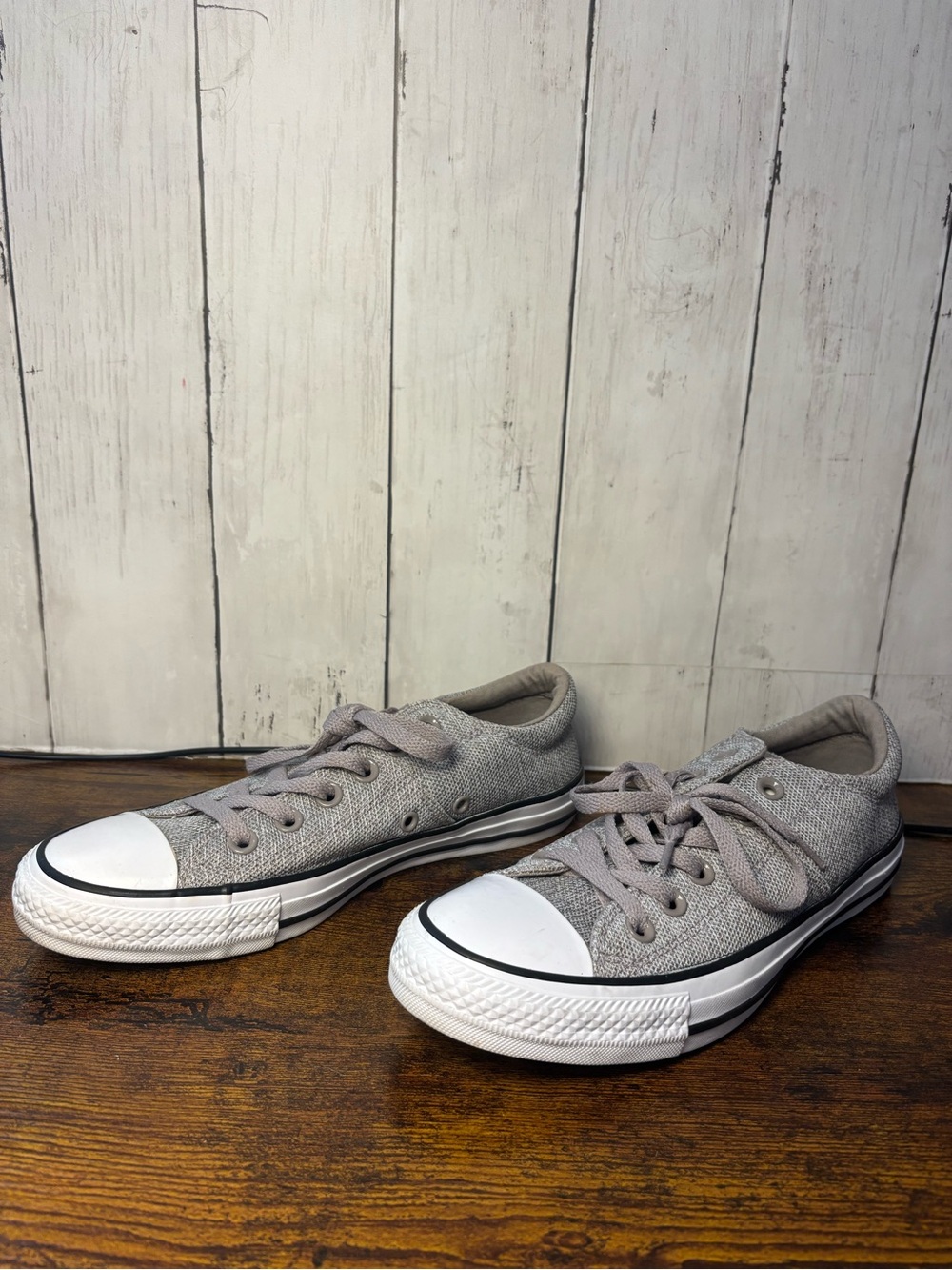 Converse Low-Top Sneakers in Light Gray Canvas